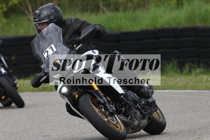 Archiv-2025/10 23.04.2025 Cornu Master School ADR/rot-rouge/21